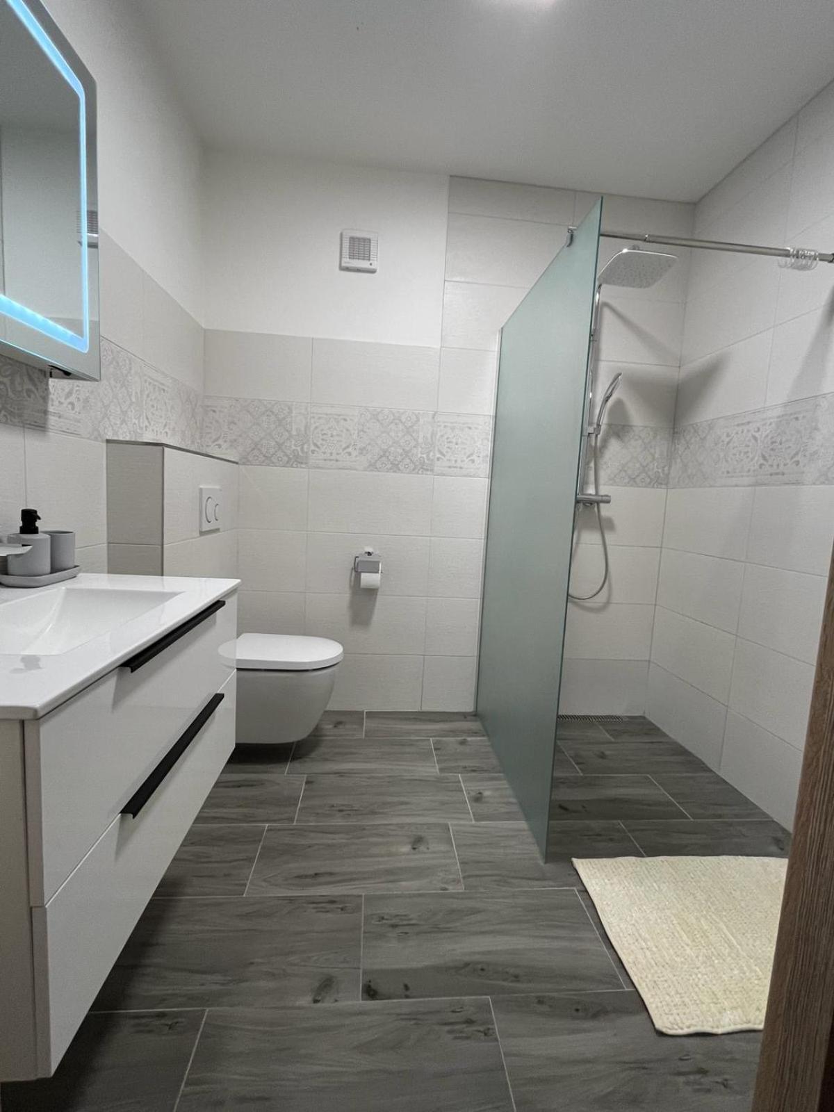 Apartman Kuga Mikulov Ngoại thất bức ảnh